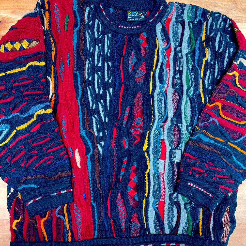 Coogi sweater EUC SIZE L